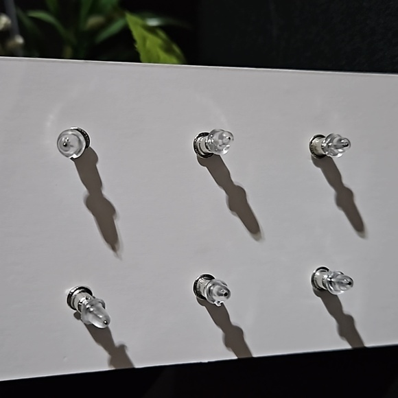 3 Pairs 🎁 of Holiday Earrings! Snowman, Hat & Snowflake NWT - Picture 3 of 5